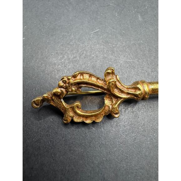 Vintage 1960s Robert Zentall Gold Tone Ornate Key To The City Brooch Pin - Picture 4 of 8